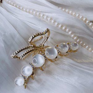 Sparkly Hair Claw With Opal